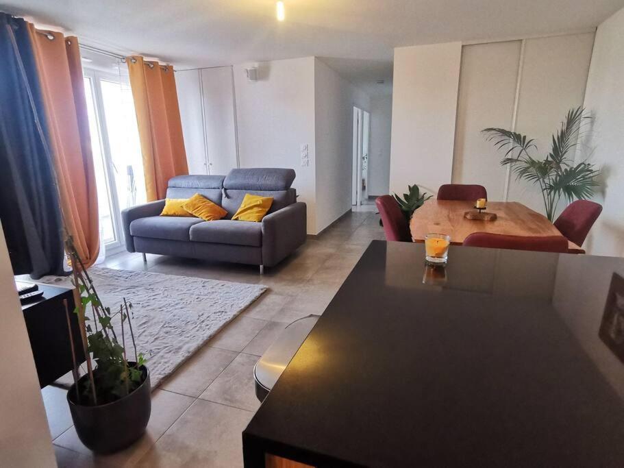 Chez Habitant Proche Metro Homestay